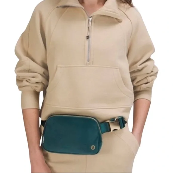 LULULEMON Everywhere Belt Bag JASPER GREEN/GOLD VELOUR 1L RARE TIK TOK Famous - Picture 13 of 14